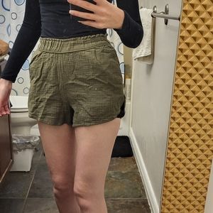 ✨️5/25✨️Olive green shorts with pockets
